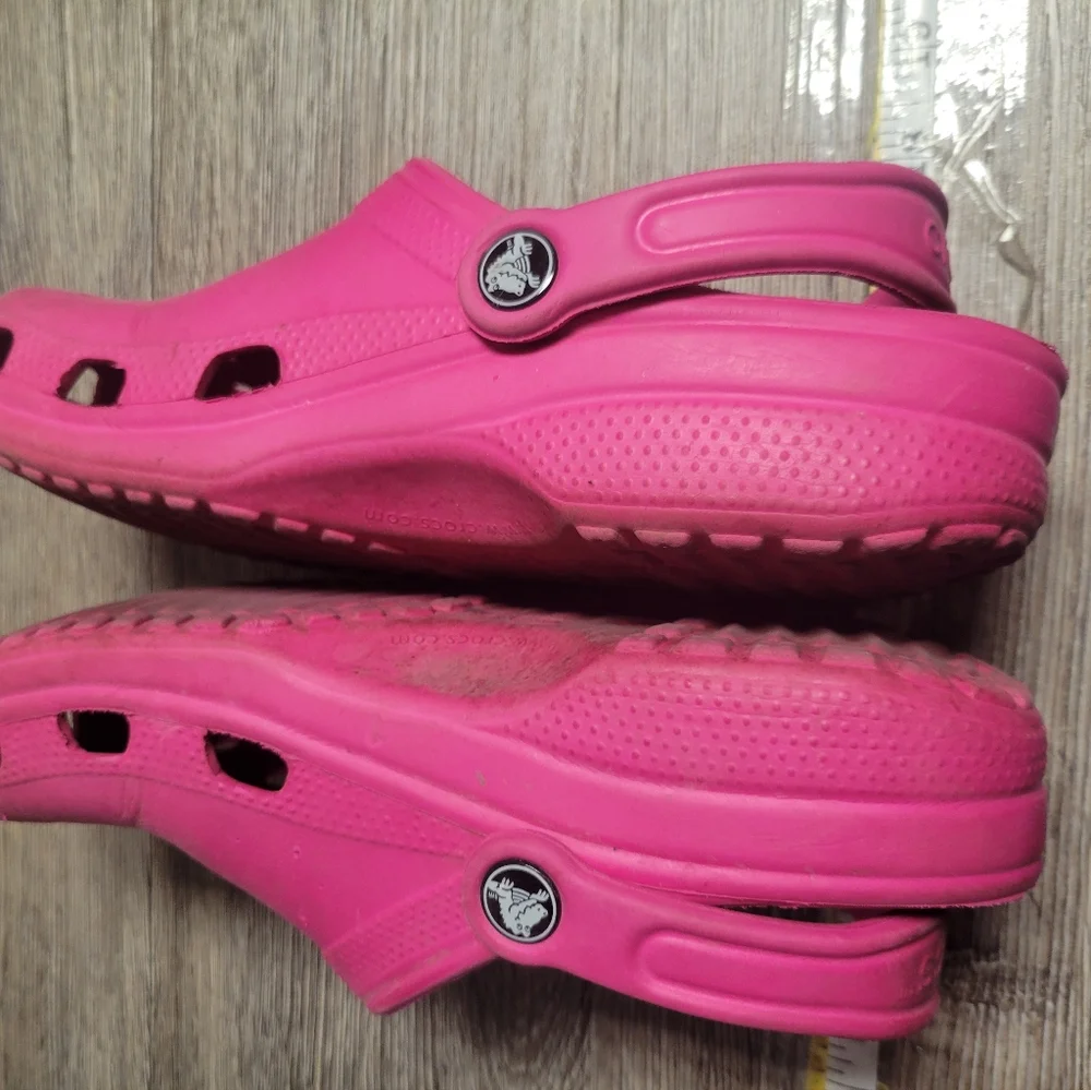 CROCS Pink Shoes Women's Size‎ 7 Mens Size 5